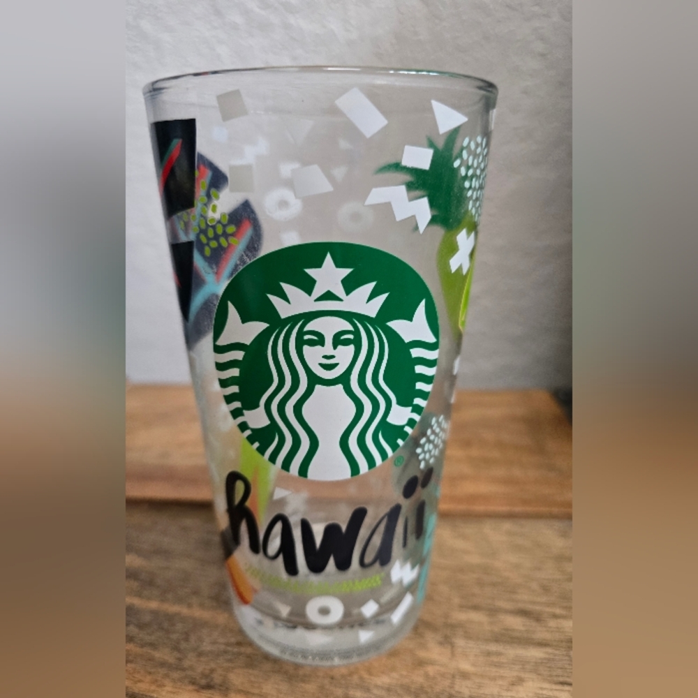 Starbucks Hawaii Colorful Tropical Glass 19 Fl Oz. New